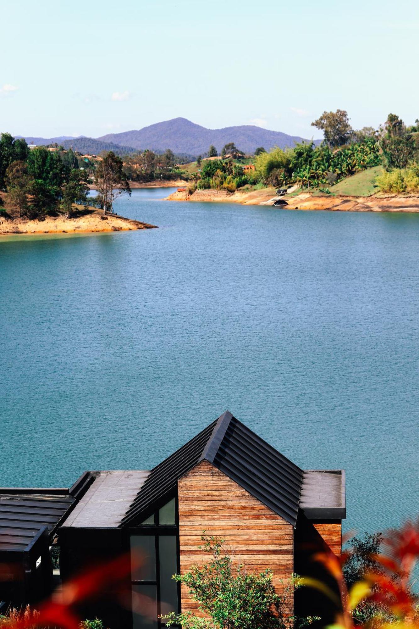The Boato Hotel Guatapé Exteriör bild The reservoir